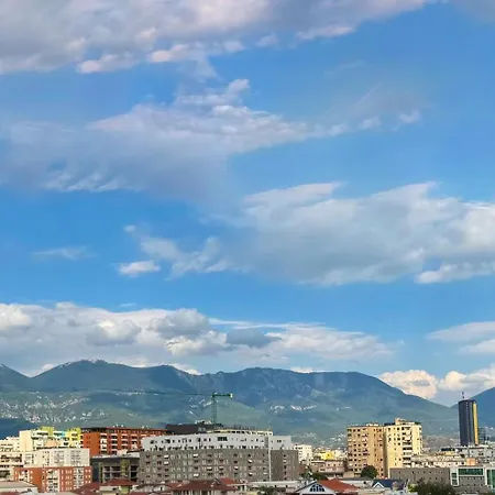Hestior Floor Apartment, Downtown & Mountain View * Tiran