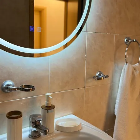 Hestior Floor Apartment, Downtown & Mountain View טיראנה