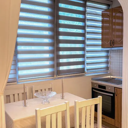 Hestior Floor Apartment, Downtown & Mountain View Apartamento Tirana